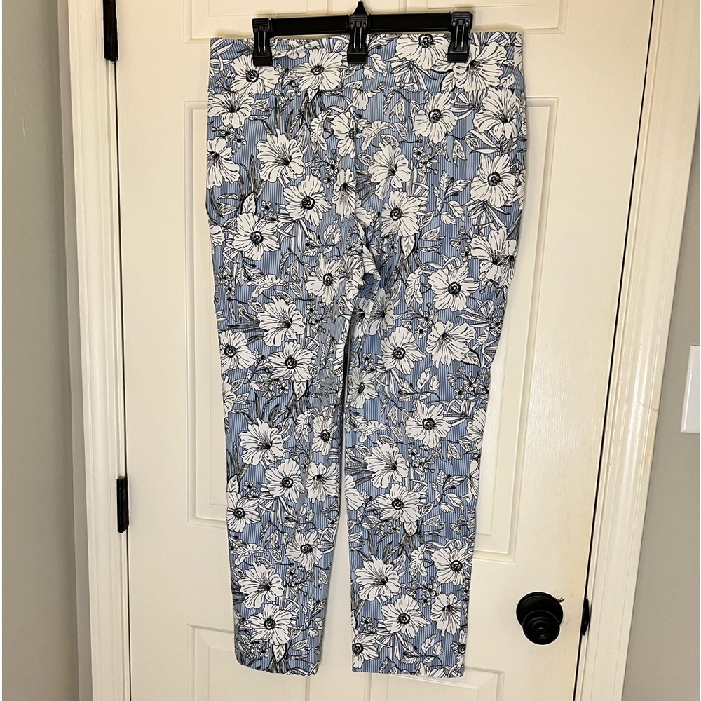 Versona modern size 16 blue w/white flowers - Picture 3 of 9